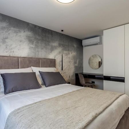Apartman Izis Centar Pule Pola Esterno foto