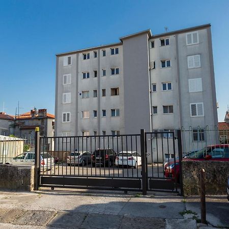 Apartman Izis Centar Pule Pola Esterno foto