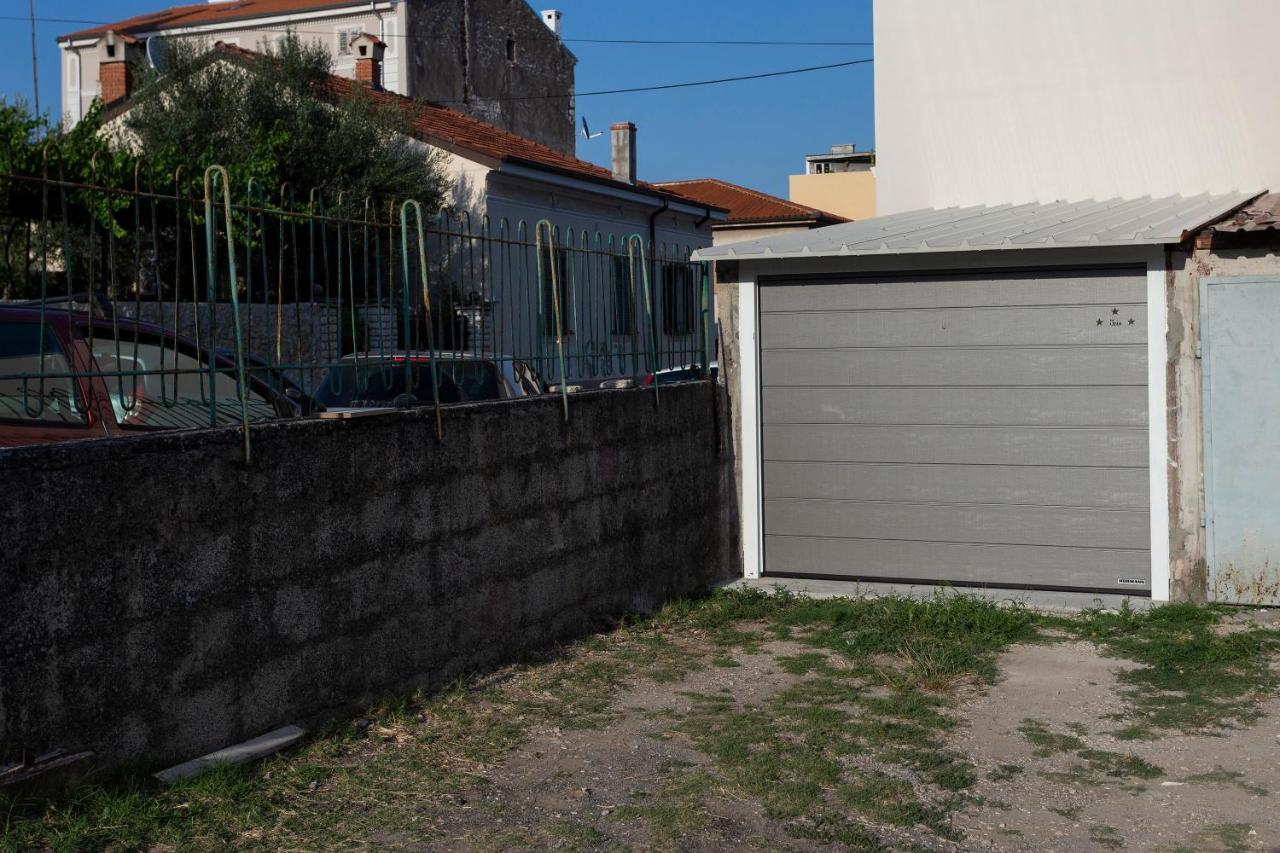 Apartman Izis Centar Pule Pola Esterno foto