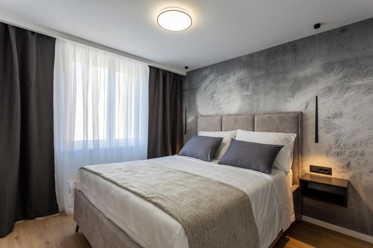 Apartman Izis Centar Pule Pola Esterno foto