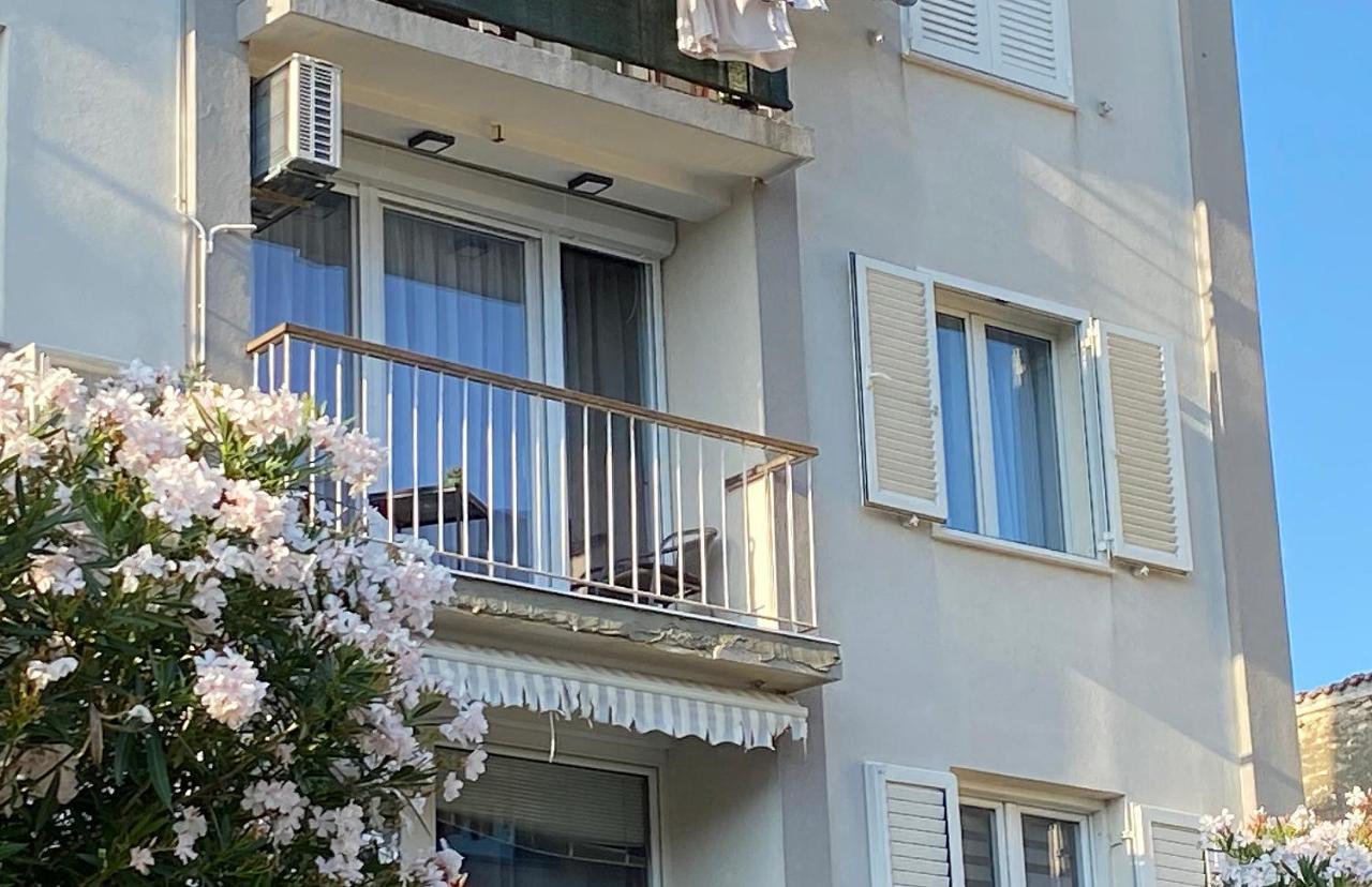 Apartman Izis Centar Pule Pola Esterno foto